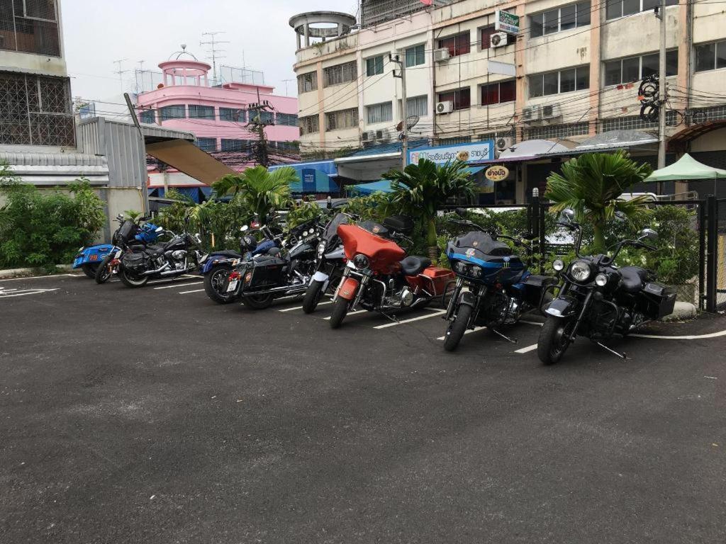 Sans Hotel Ratchaburi Extérieur photo