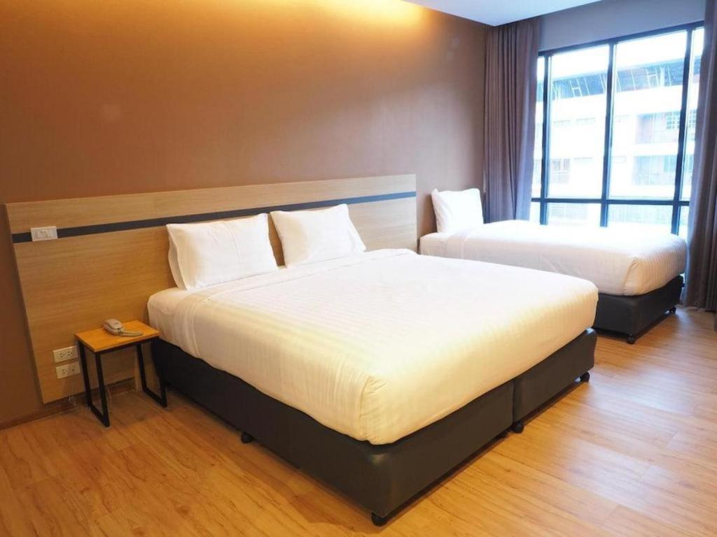 Sans Hotel Ratchaburi Extérieur photo