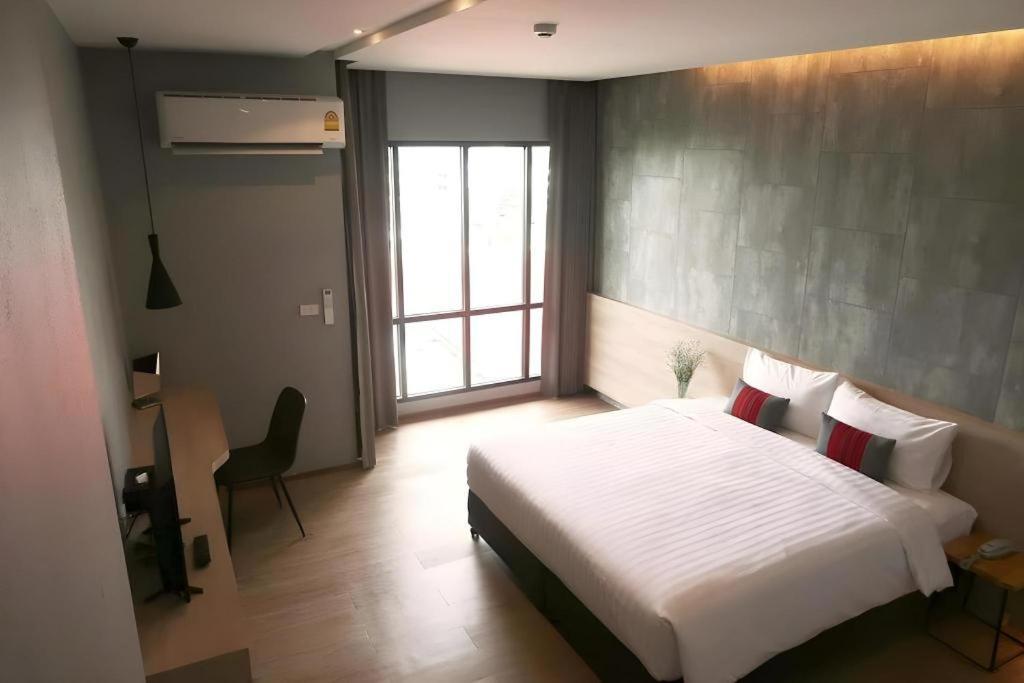 Sans Hotel Ratchaburi Extérieur photo