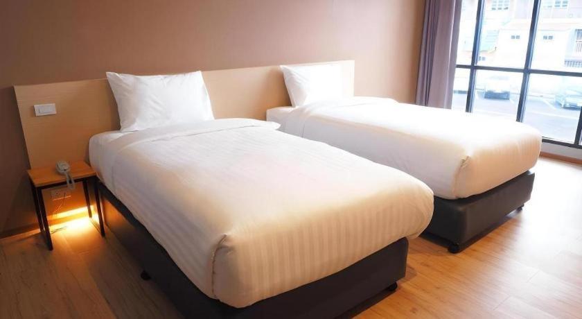 Sans Hotel Ratchaburi Extérieur photo