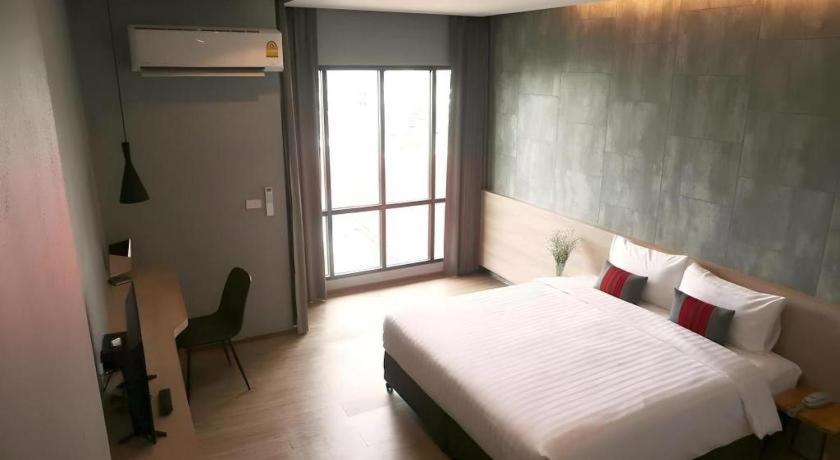 Sans Hotel Ratchaburi Extérieur photo
